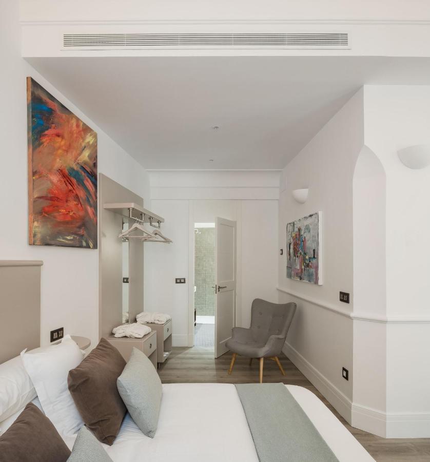 Puerta Catedral Holiday Suites Séville Extérieur photo