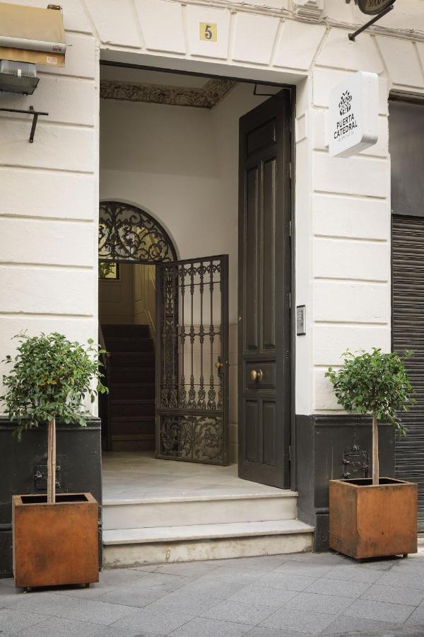 Puerta Catedral Holiday Suites Séville Extérieur photo